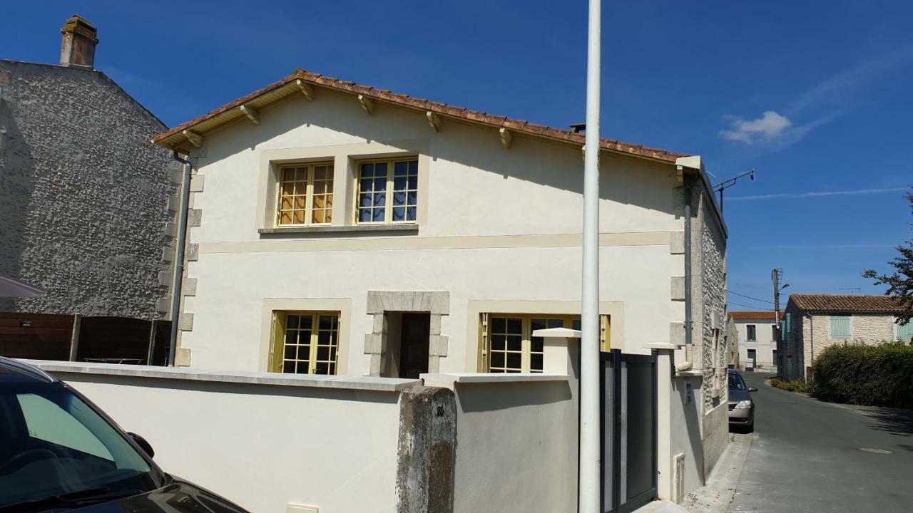 Maison Typique Royannaise Dans Un Quartier Calme Exterior photo